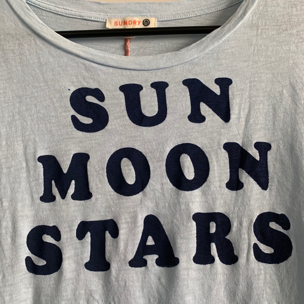 NWOT Sundry basic graphic tee - Picture 4 of 6